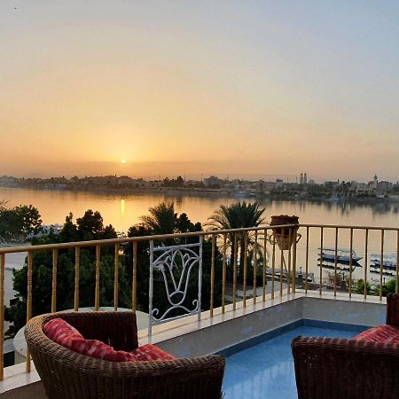 Spring Hotel Luxor Eksteriør billede