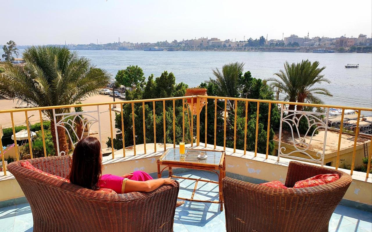 Spring Hotel Luxor Eksteriør billede