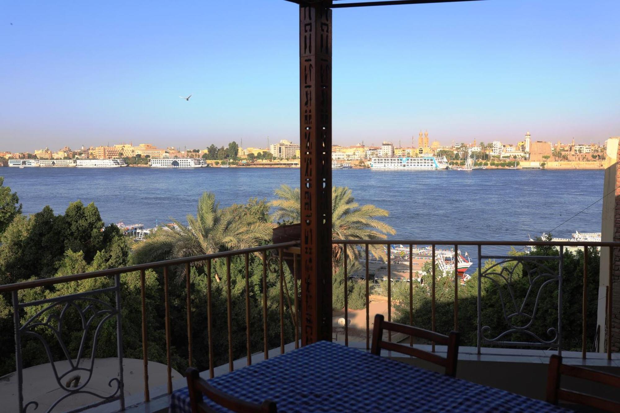 Spring Hotel Luxor Eksteriør billede