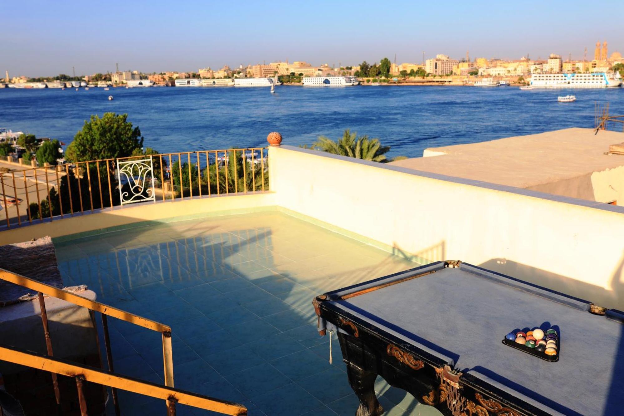 Spring Hotel Luxor Eksteriør billede