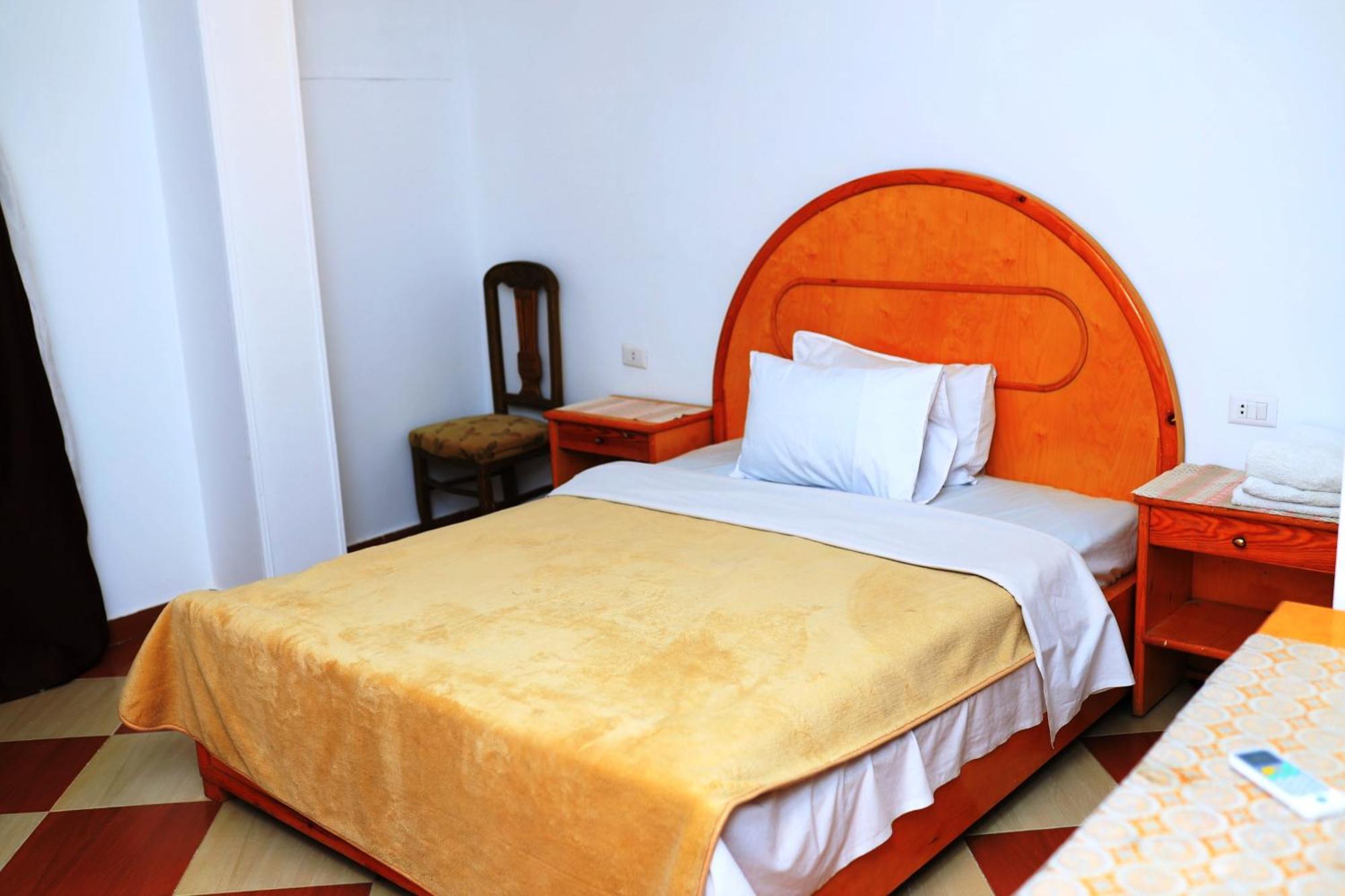 Spring Hotel Luxor Eksteriør billede