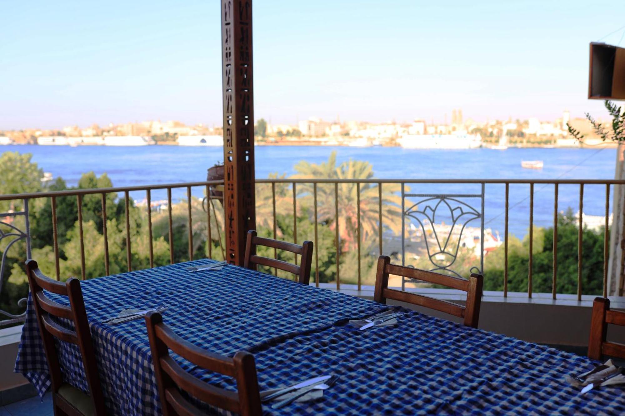 Spring Hotel Luxor Eksteriør billede