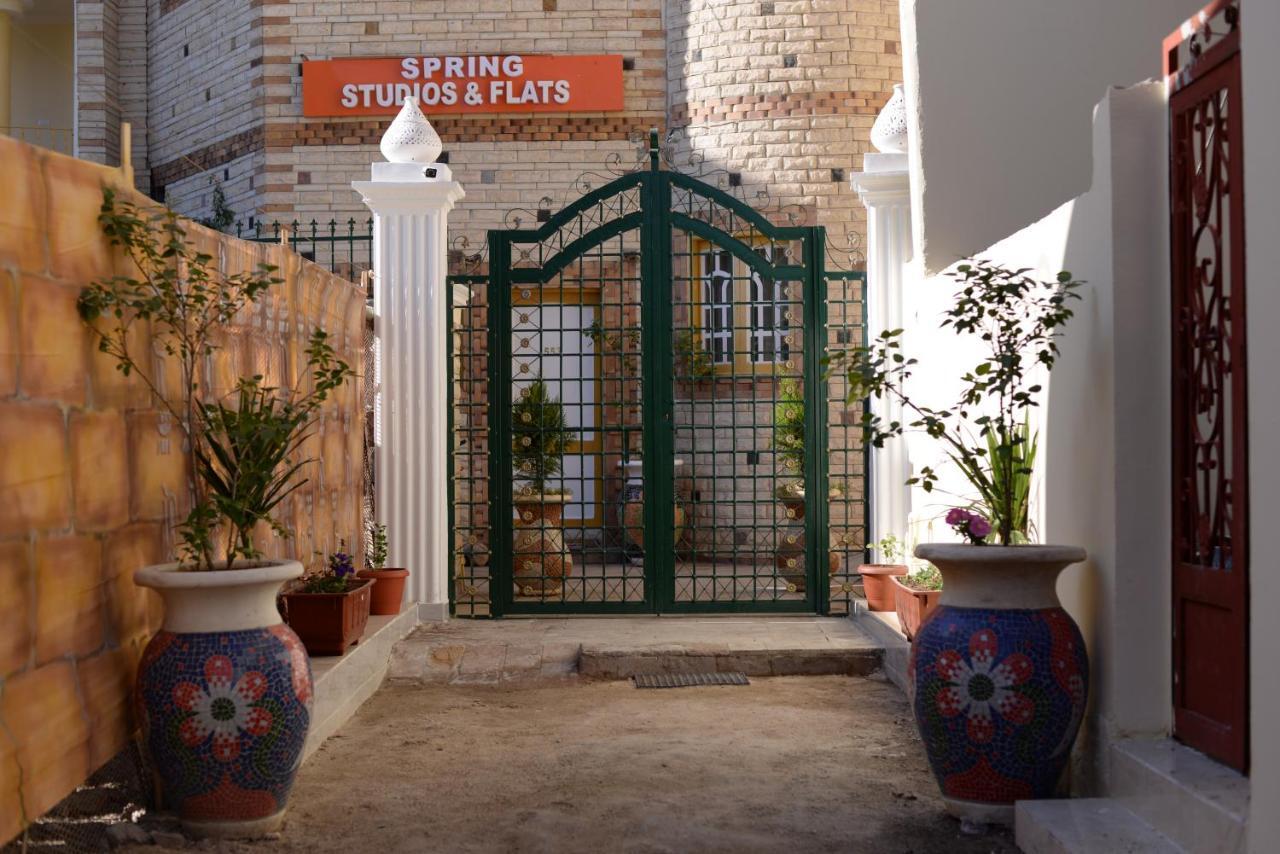Spring Hotel Luxor Eksteriør billede